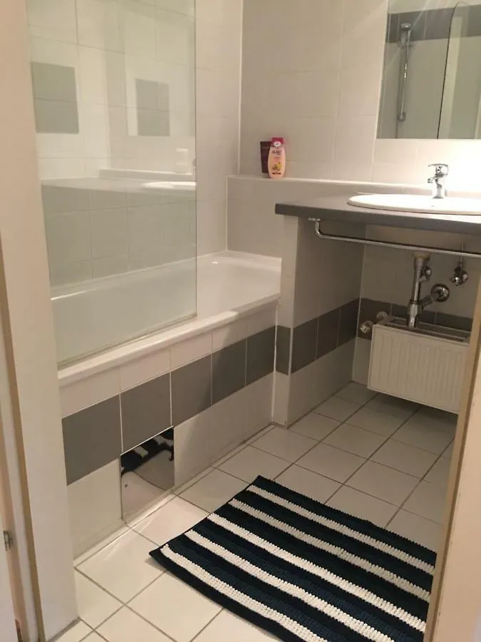 Near Central Station With Quiet Terrace Apartment Vienna